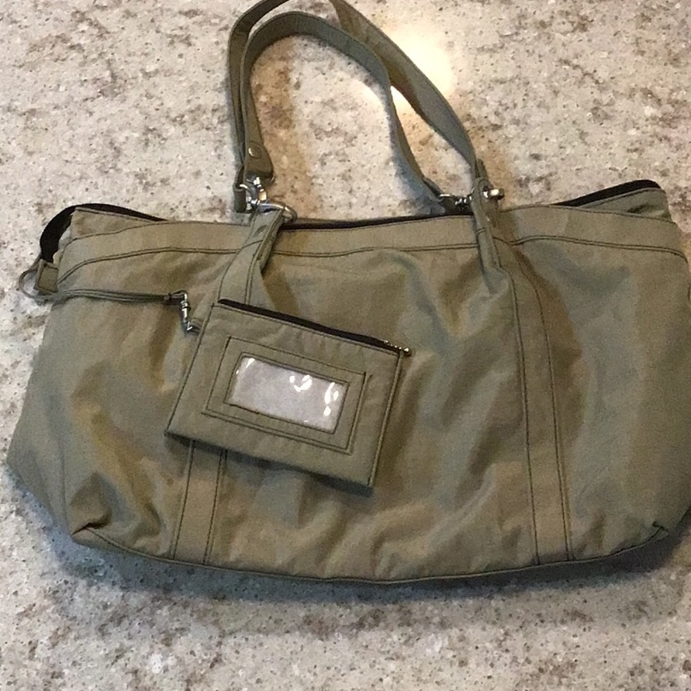Baggallini tote bag.